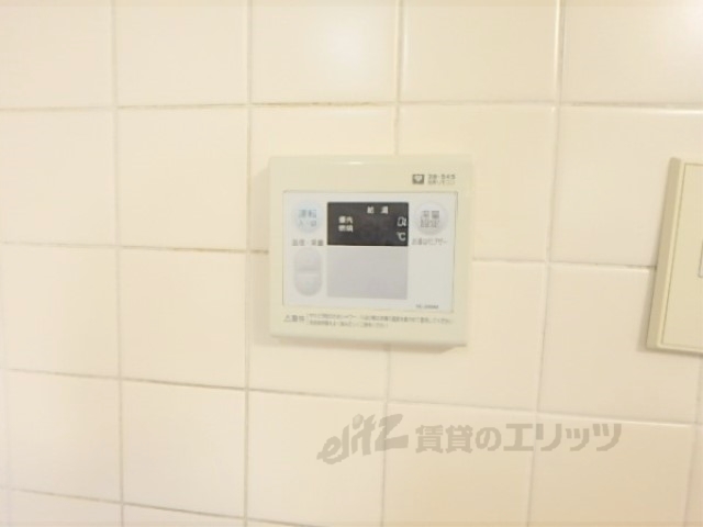 その他設備　給湯器リモコン