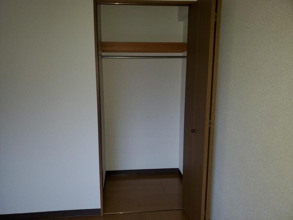 収納　同タイプ別室の写真となります。
