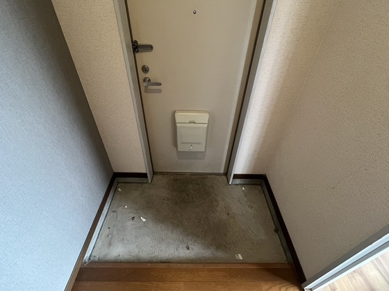 玄関　リフォーム前