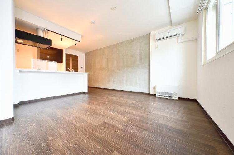 居室・リビング　二十四軒駅徒歩4分♪ペット可、大型収納付き物件です♪