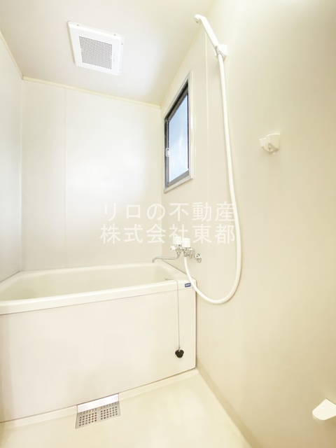 バス・シャワールーム　バスルームは浴槽付なので、ゆったり湯船につかれますね♪