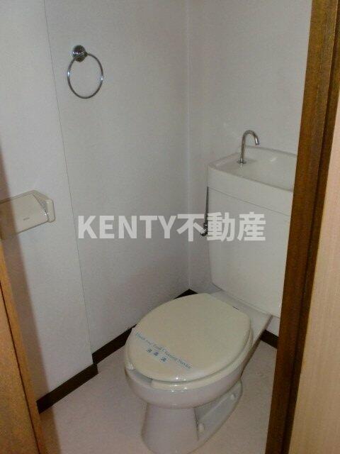 トイレ　清潔感のあるトイレです