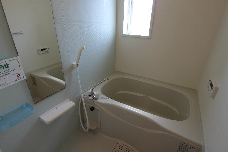バス・シャワールーム　写真は同型物件です。