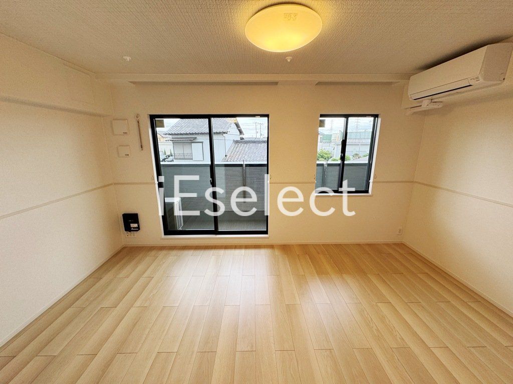 居室・リビング　広々開放的なリビングです♪