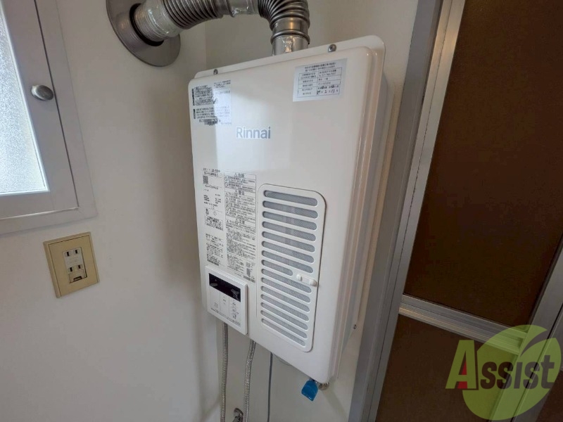 その他設備　給湯器は簡単操作で温度調整ができますよ。