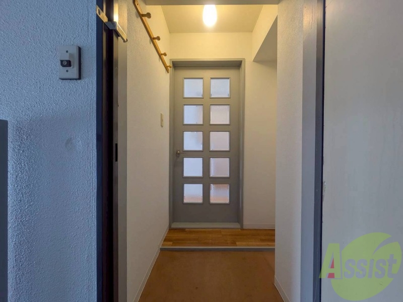 玄関　玄関の様子です。明るい印象ですね。気分もあがりそう。