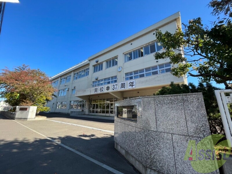 小学校　札幌市立東苗穂小学校（小学校）まで484m