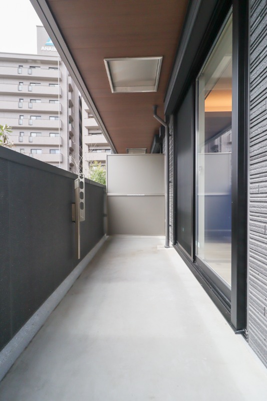 バルコニー　図面と現状に相違がある場合には現状を優先