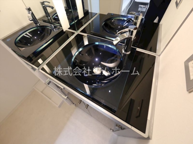 洗面設備　脱衣所　オシャレな独立洗面台