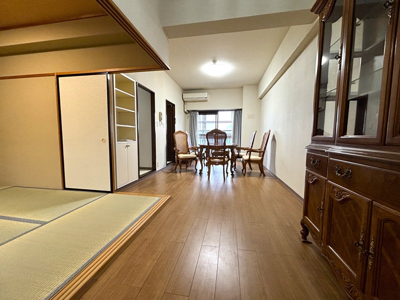 居室・リビング　令和7年9月リフォーム（エアコン新規・フローリング張替）