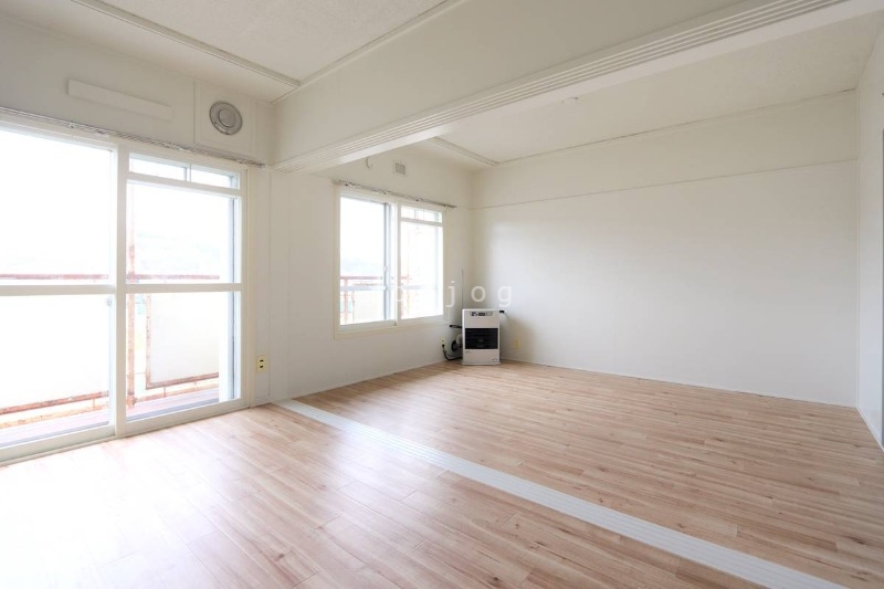 居室・リビング　モデルルームの写真です