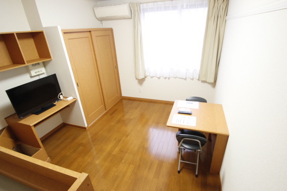 居室・リビング　※別号室の写真です