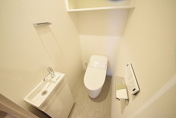 トイレ　※別部屋の参考写真です。