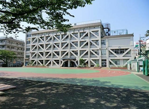 小学校　二葉小学校（小学校）まで2962m