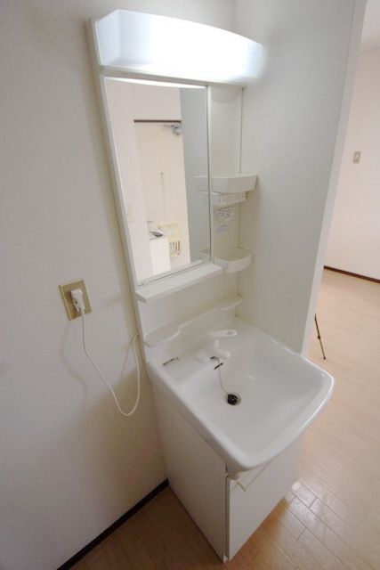 洗面設備　同仕様