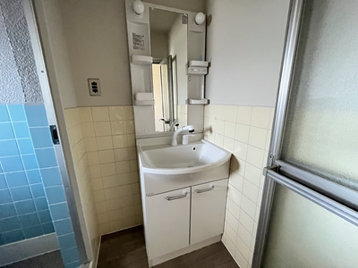 洗面設備　洗面化粧台付き！