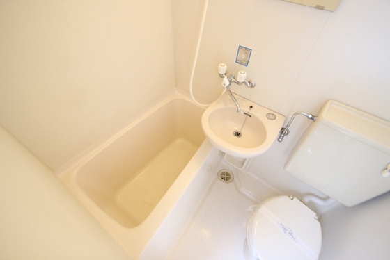 バス・シャワールーム　※他のお部屋の写真です。