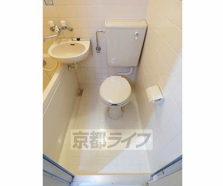 トイレ　清潔感のあるトイレです