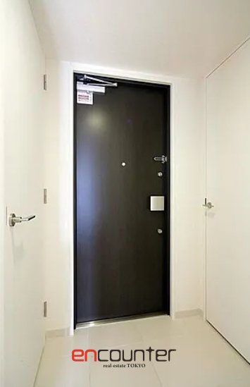 玄関　※同マンション別室参考写真