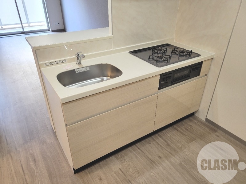 キッチン　効率よくお料理できる３口コンロ付き♪