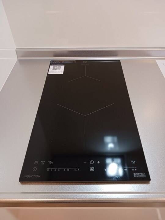 キッチン　IHクッキングヒーター