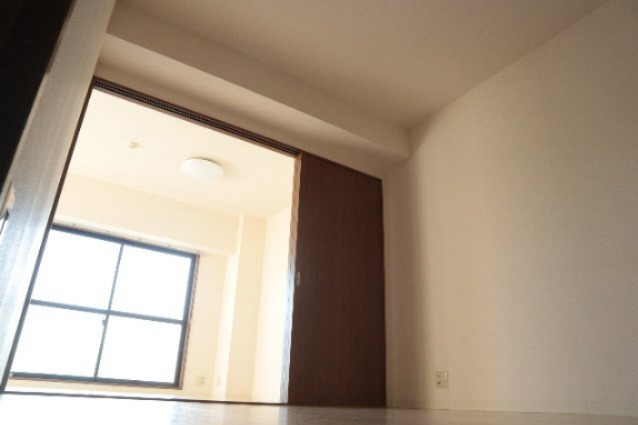 その他　明るい洋室です