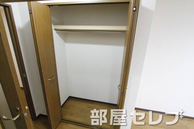 収納　クローゼット。