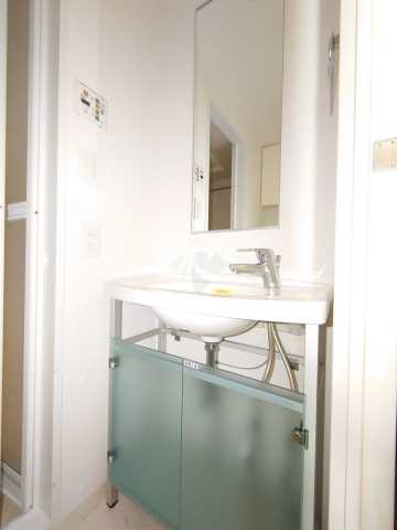洗面設備　※参考写真です。似た間取りの別部屋になります。