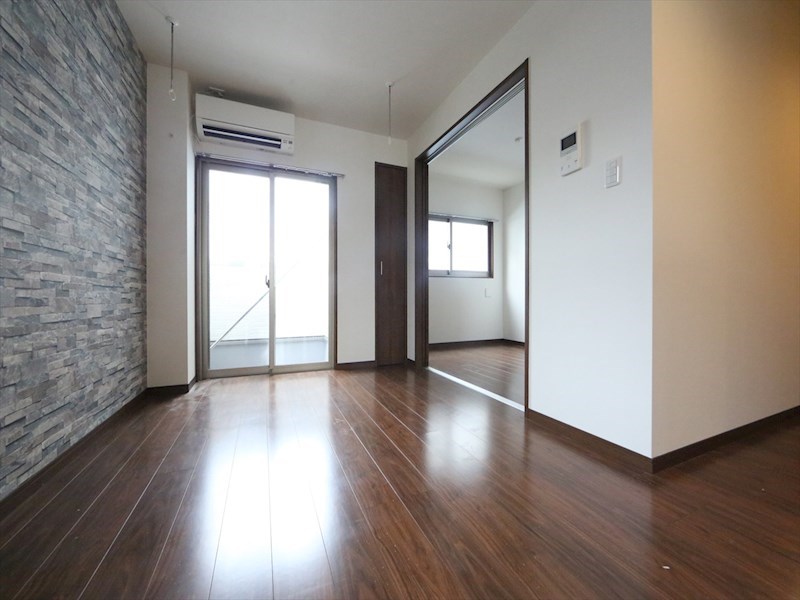 バルコニー　ＬＤＫ18帖　カウンターキッチン　エアコン付　南面バルコニー