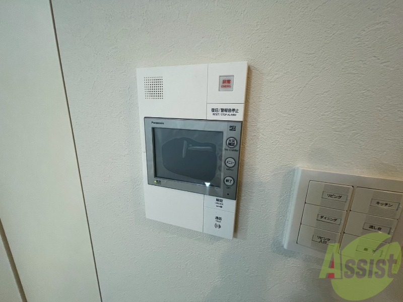 セキュリティ　ＴＶモニター付インターホンです。来客者の顔が見えるので安心！