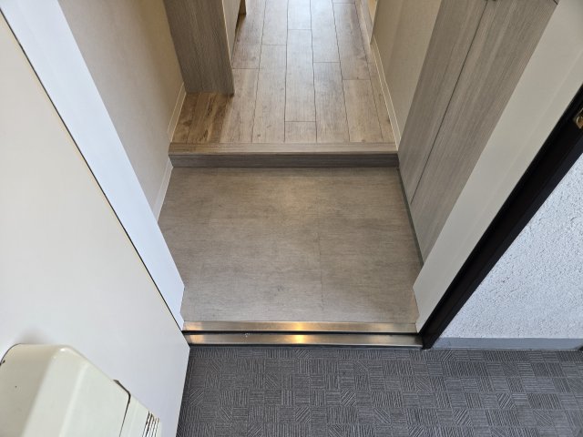 玄関　レスパス千種