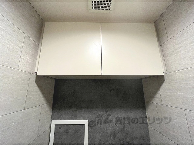 居室・リビング　トイレ上