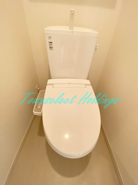 トイレ　温水洗浄便座付き♪