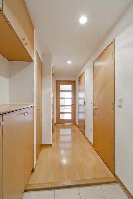 玄関　※写真は同タイプ住戸です。