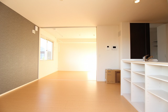 居室・リビング　リビング　※別号室参考写真