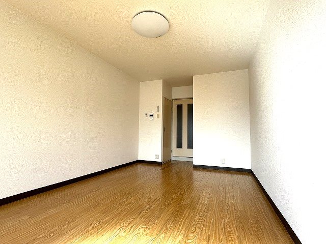 居室・リビング　同マンション別部屋