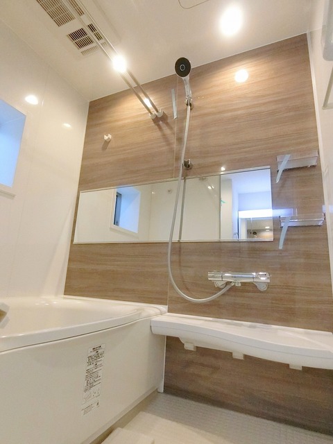 バス・シャワールーム　★追い焚き機能・乾燥機付きバス★