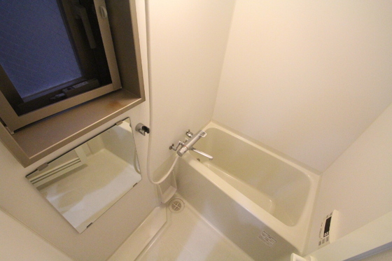 バス・シャワールーム　※別部屋の写真です