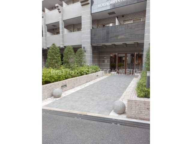 エントランス　マンション共用部分