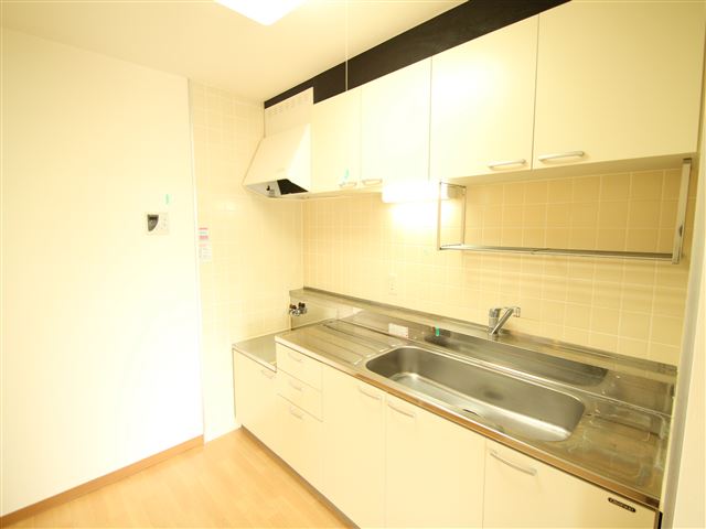 キッチン　同タイプ別部屋です。内装異なる場合があります。