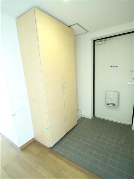 玄関　同タイプ別部屋です。内装異なる場合があります。