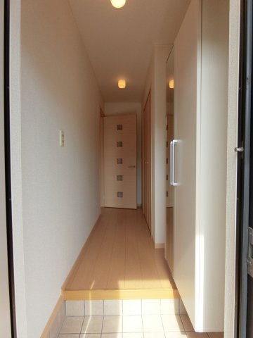 玄関　イメージ101号室の写真（反転あり）