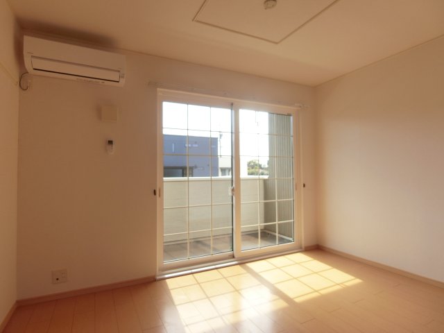 居室・リビング　イメージ101号室の写真（反転あり）