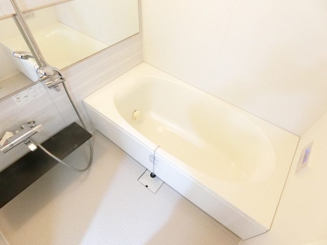 バス・シャワールーム　高温差湯浴室乾燥機付き