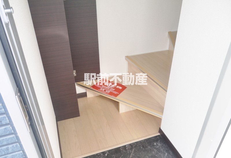 玄関　■室内類似イメージ■