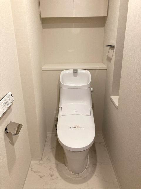 トイレ　※写真は同タイプ住戸です。