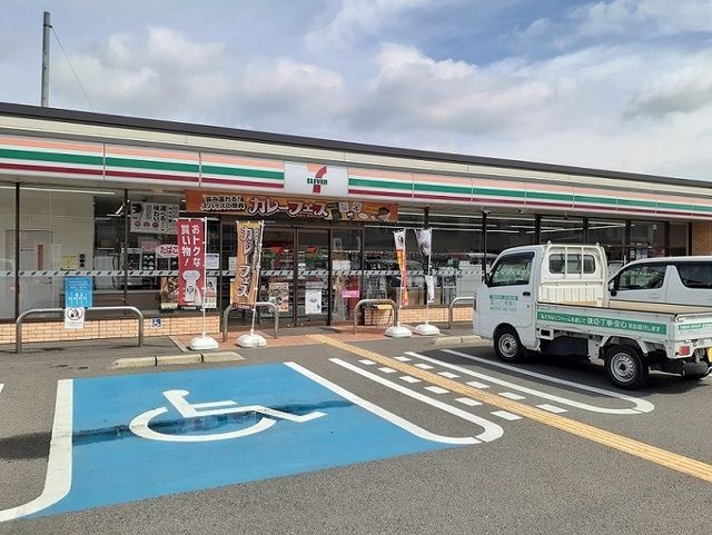 コンビニ　セブンイレブン岩出市役所前店様（コンビニ）まで280m
