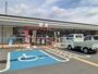 コンビニ　セブンイレブン岩出市役所前店様（コンビニ）まで280m