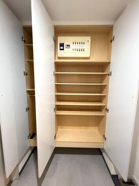 玄関　落ち着いた玄関です