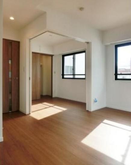 居室・リビング　☆明るい居間☆